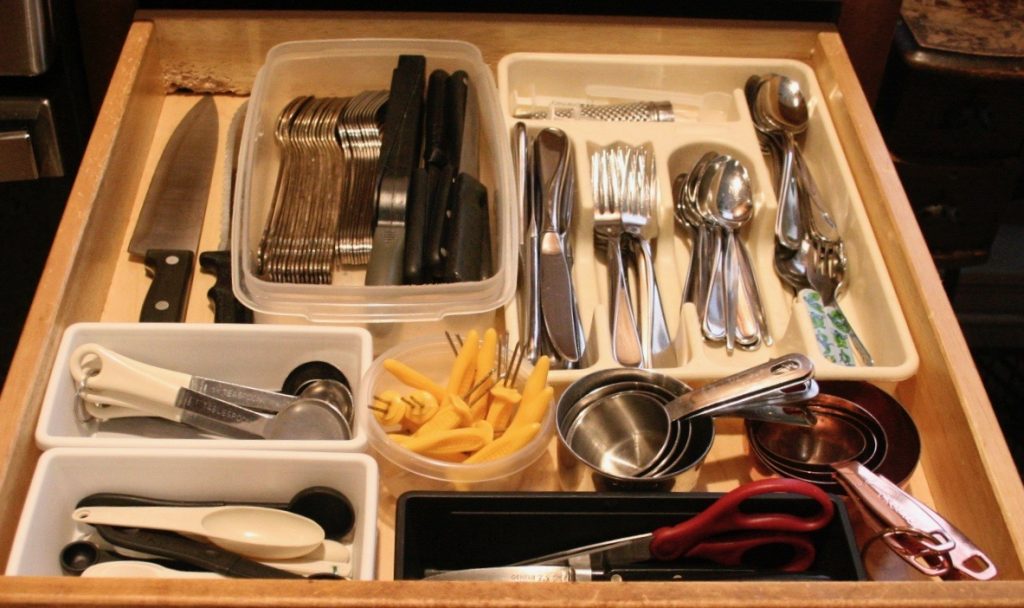 photos of organized spaces - kitchen drawer
