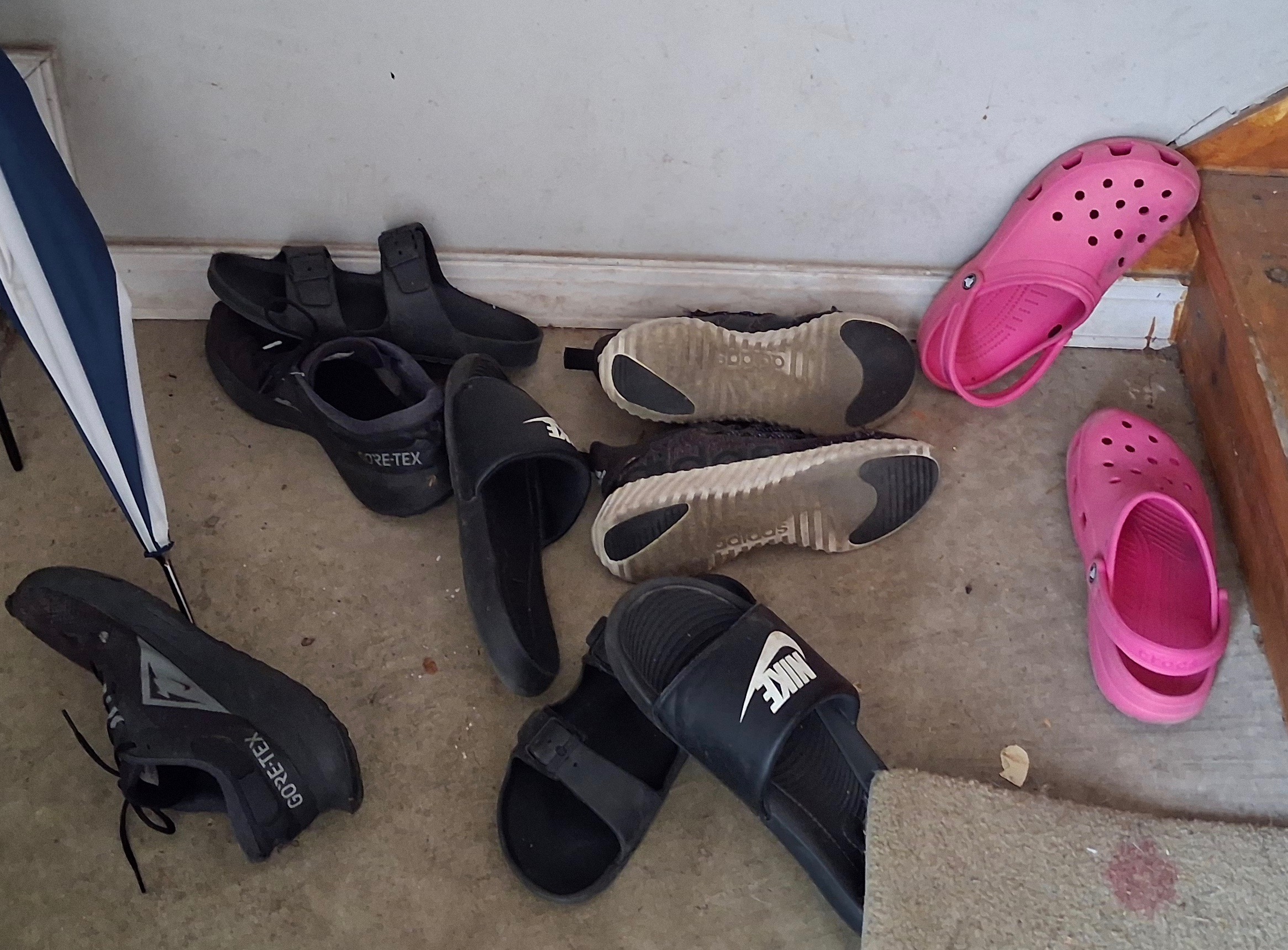 Kick the Chaos: How to organize your entryway for shoes